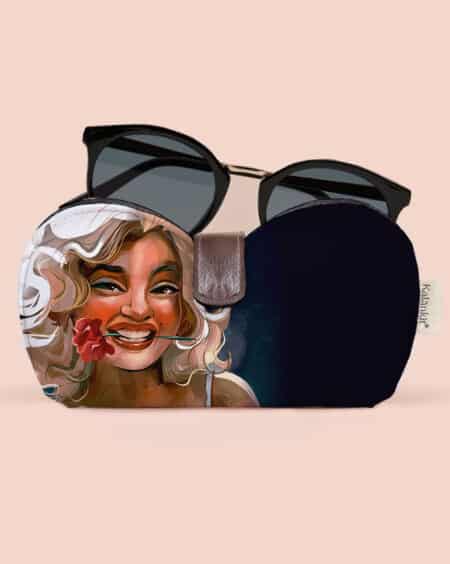 Sunglasses Holder | The Blonde